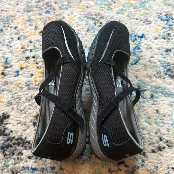 Skechers Relaxed Fit Memory Foam Shoes Mary Janes Black Size 5 Great condition - Picture 12 of 12